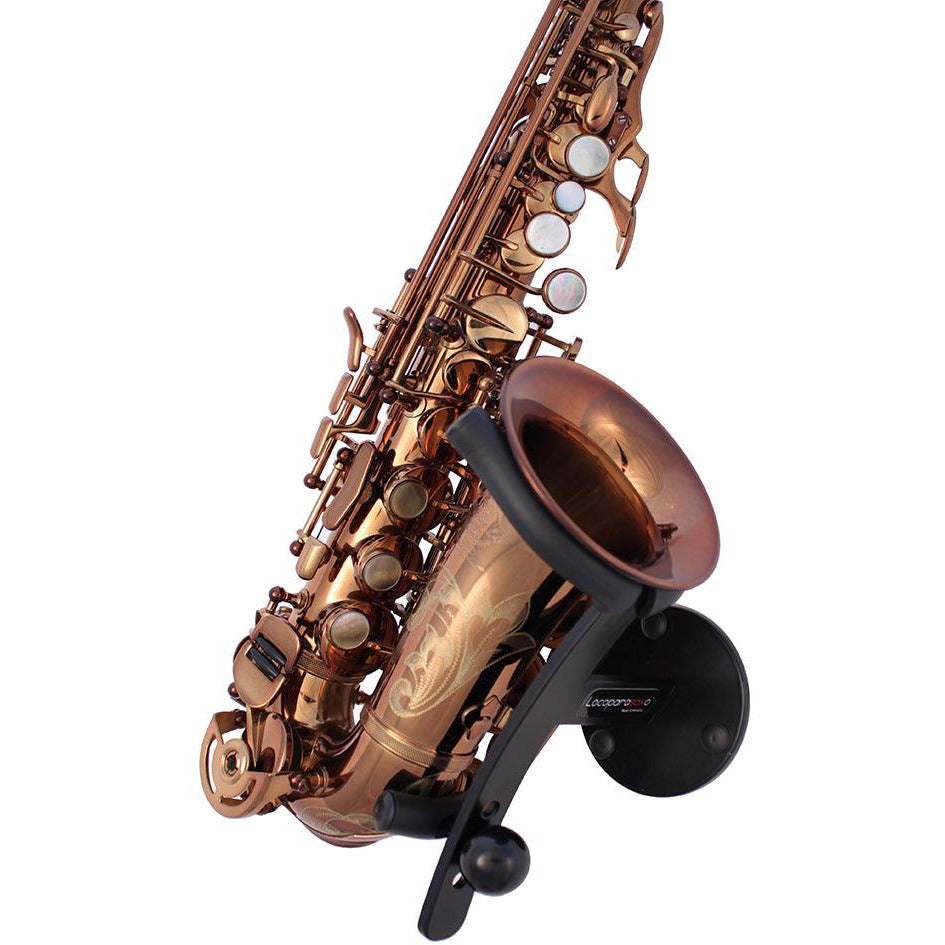 product pic gold curved soprano saxophone in stand Baby Brecker by Locoparasaxo